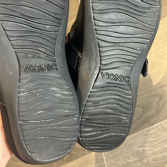 Vionic Mallory Clog Black Embossed Slip-on Mule Women’s Size 6 - Picture 15 of 17